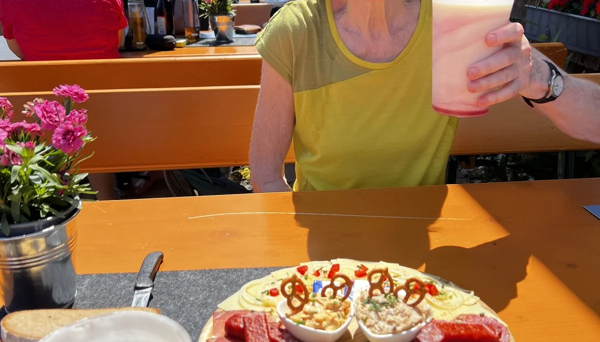 Mittagsrast auf der Höllritzer Alpe | © DAV Augsburg Senioren