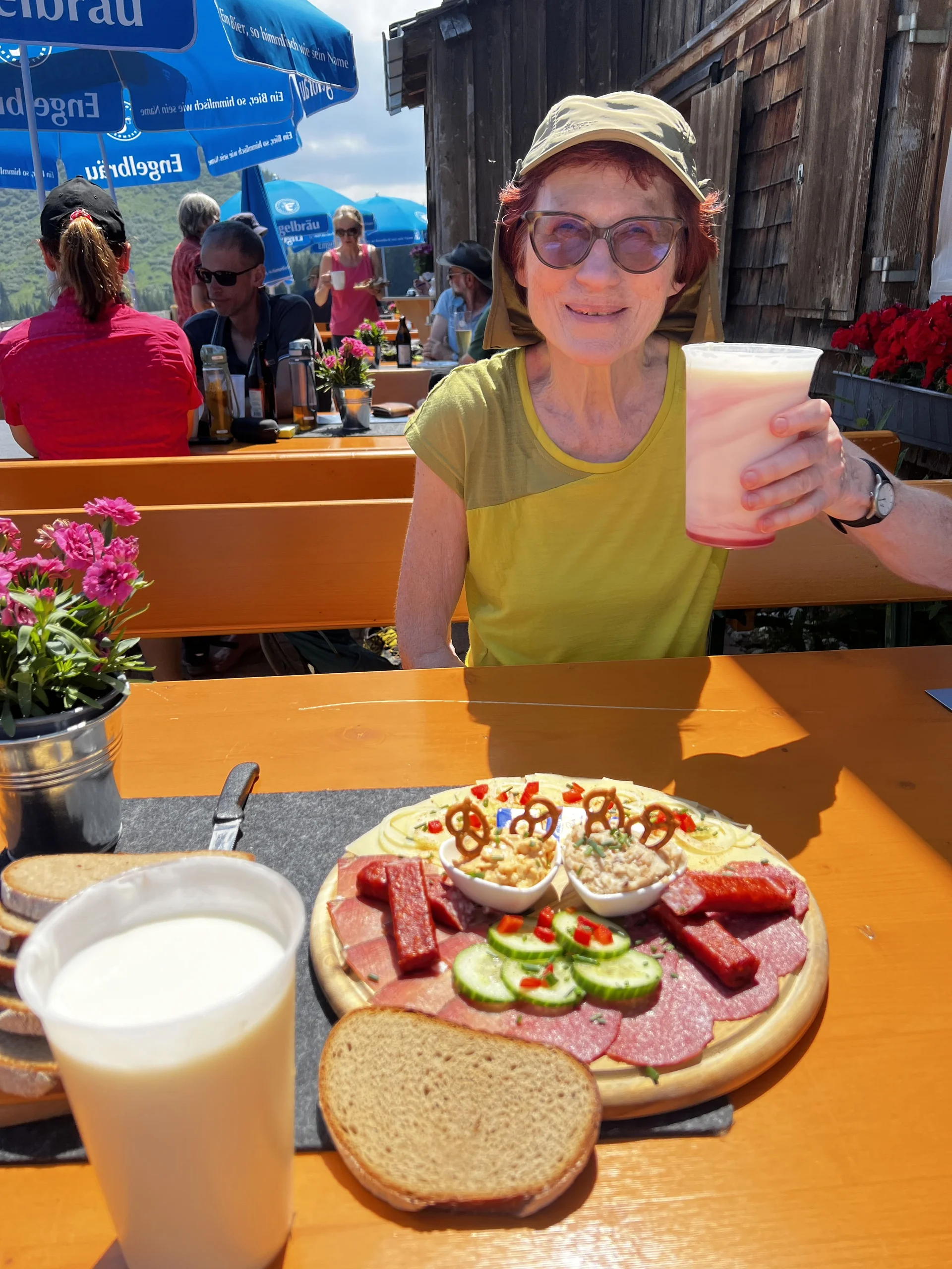 Mittagsrast auf der Höllritzer Alpe | © DAV Augsburg Senioren