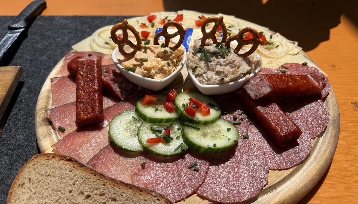 Mittagsrast auf der Höllritzer Alpe | © DAV Augsburg Senioren