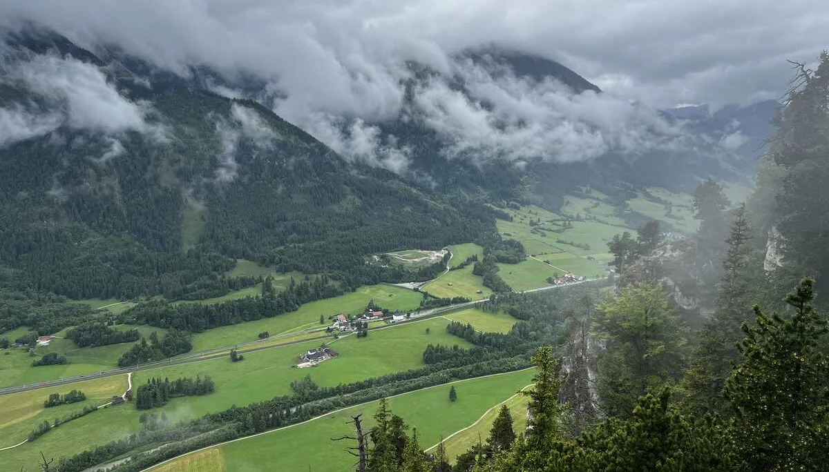 Blick vom Zirmgrat ins Vilstal und zu den Hängen von Brentenjoch und Breitenberg | © DAV Augsburg Senioren