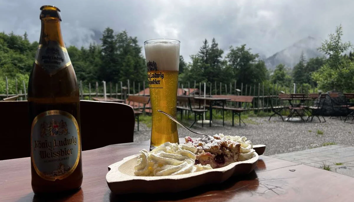 An der Salober-Alm - Kulinarisches mit einigen Sonnenstrahlen | © DAV Augsburg Senioren