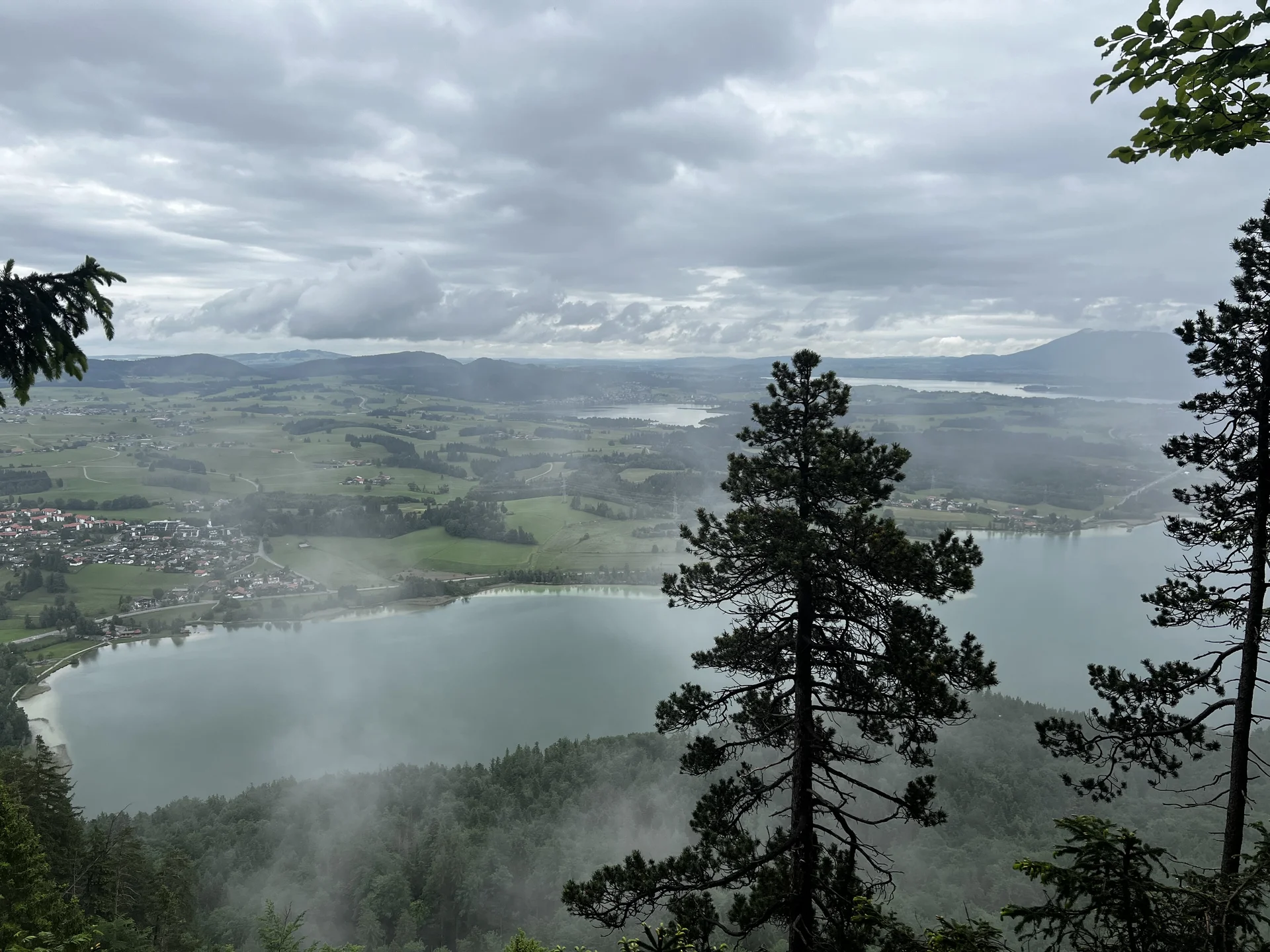 "Weißenseeblick" mit Weißensee, Hopfensee, Forggensee und dem Allgäuer Voralpenland | © DAV Augsburg Senioren