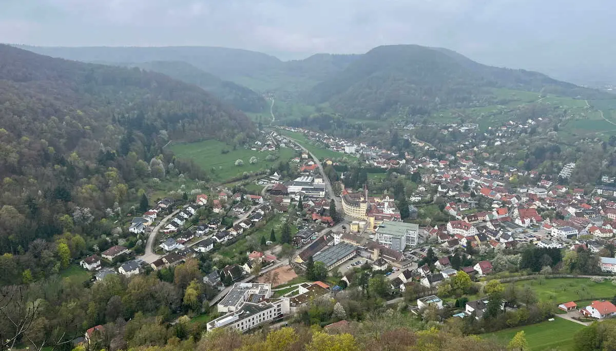An der Burgruine Heubach, Blick auf Heubach | © DAV Augsburg Senioren