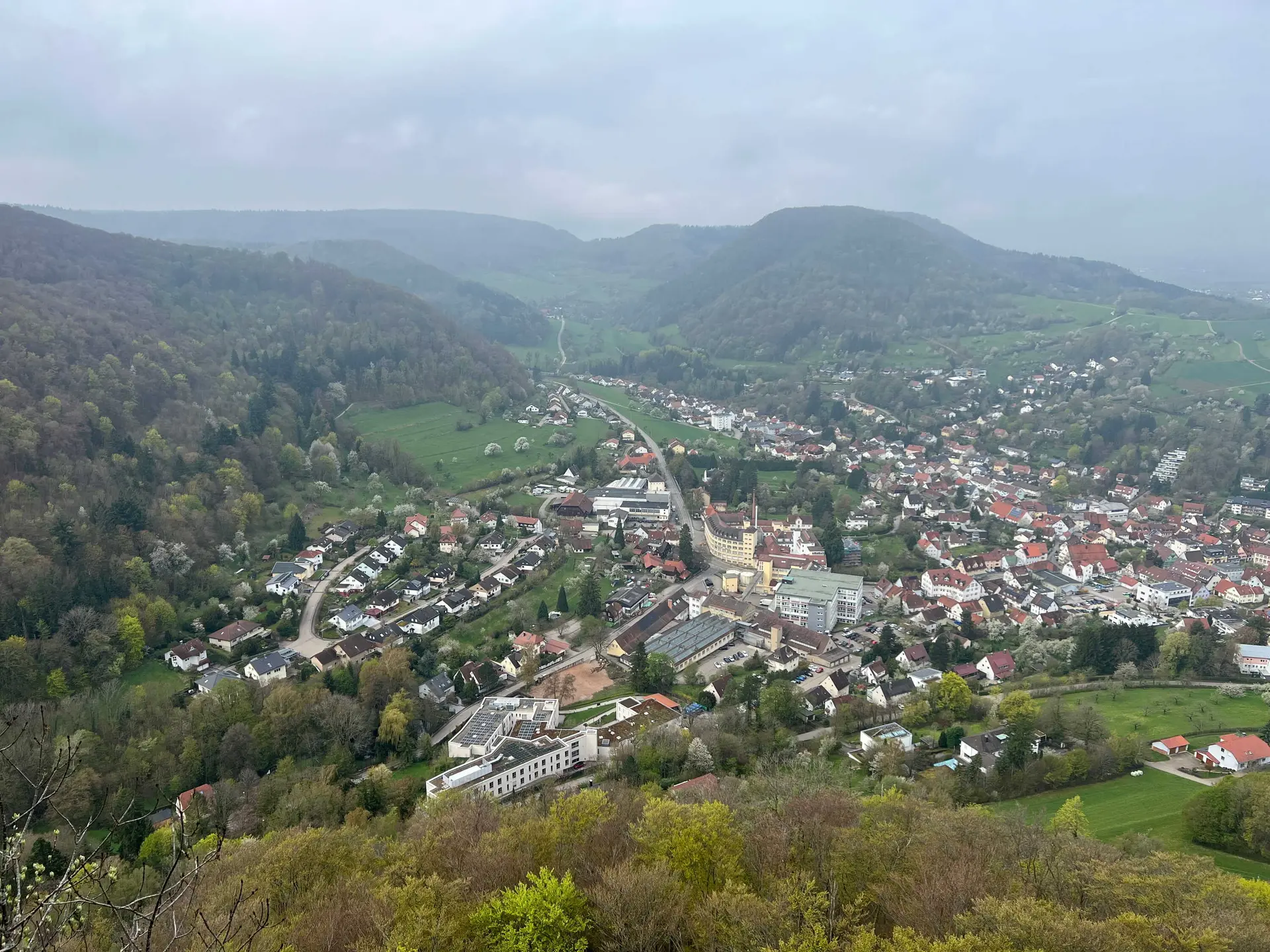 An der Burgruine Heubach, Blick auf Heubach | © DAV Augsburg Senioren