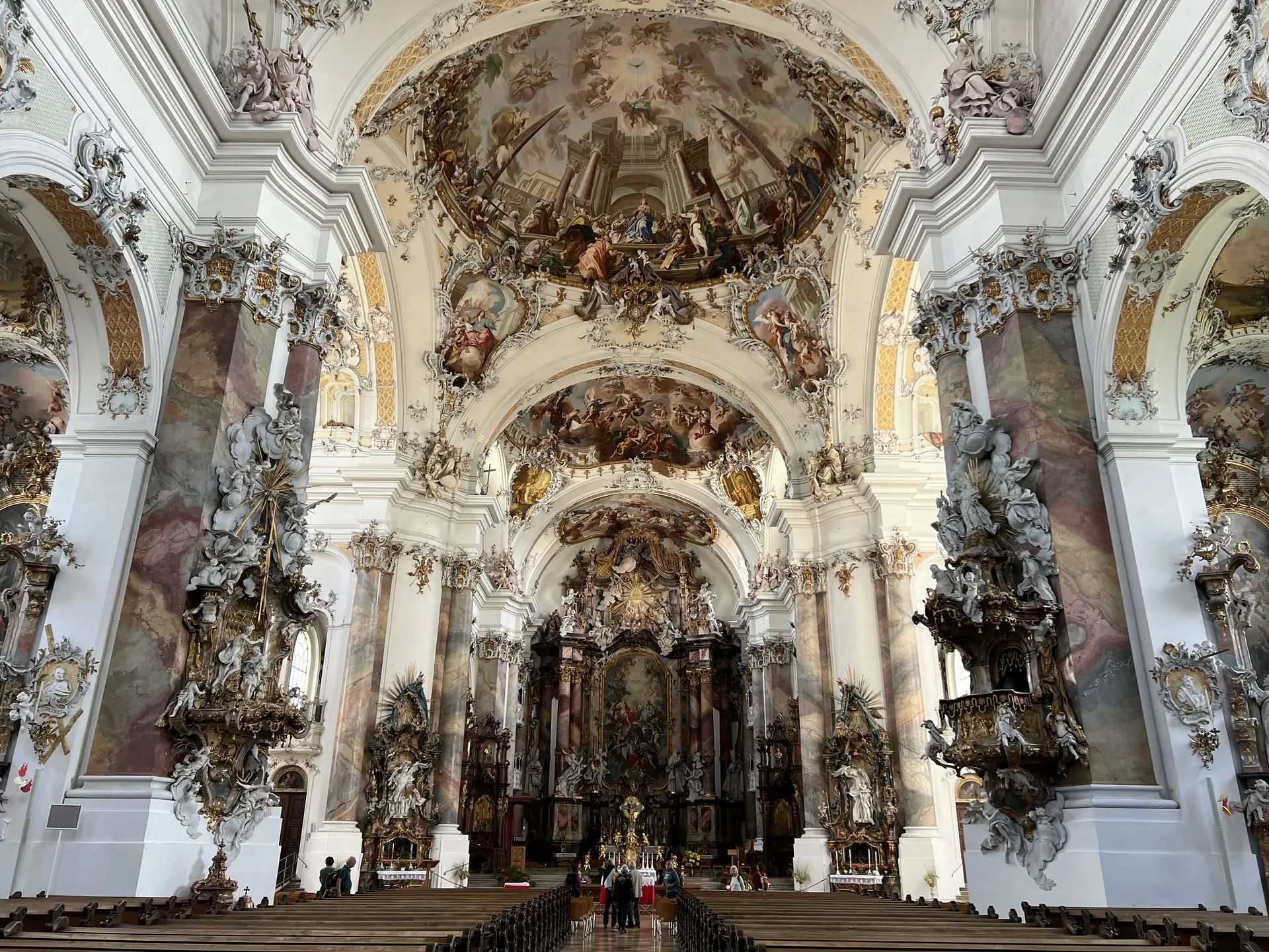 Mittelschiff der Basilika St. Alexander und St. Theodor | © DAV Augsburg Senioren
