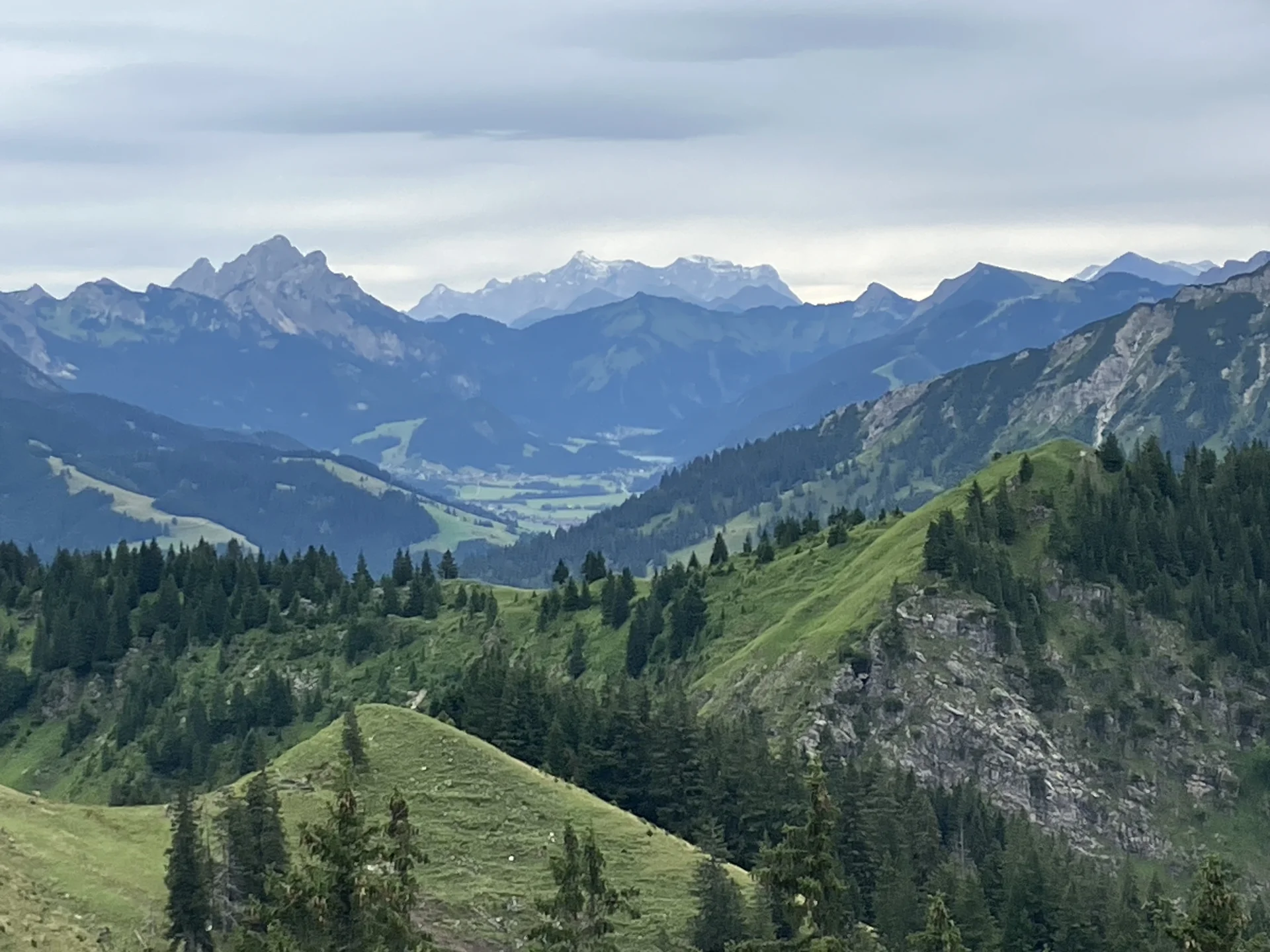 Gr. A+B Blick zu den Tannheimern und Zugspitze | © DAV Augsburg Senioren