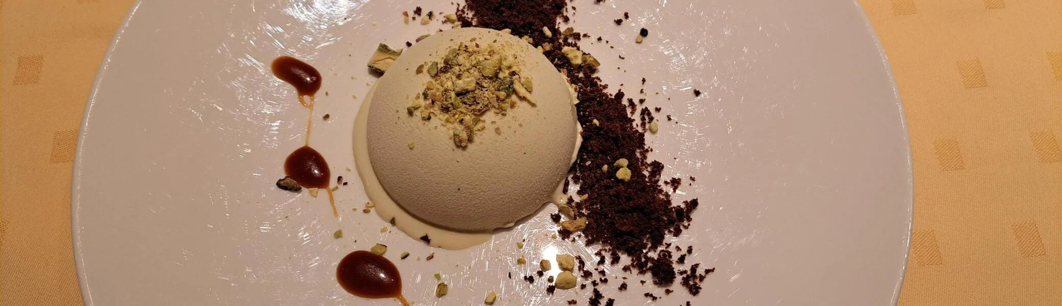 Pistazien-Halbgefrorenes | © C. Ammann