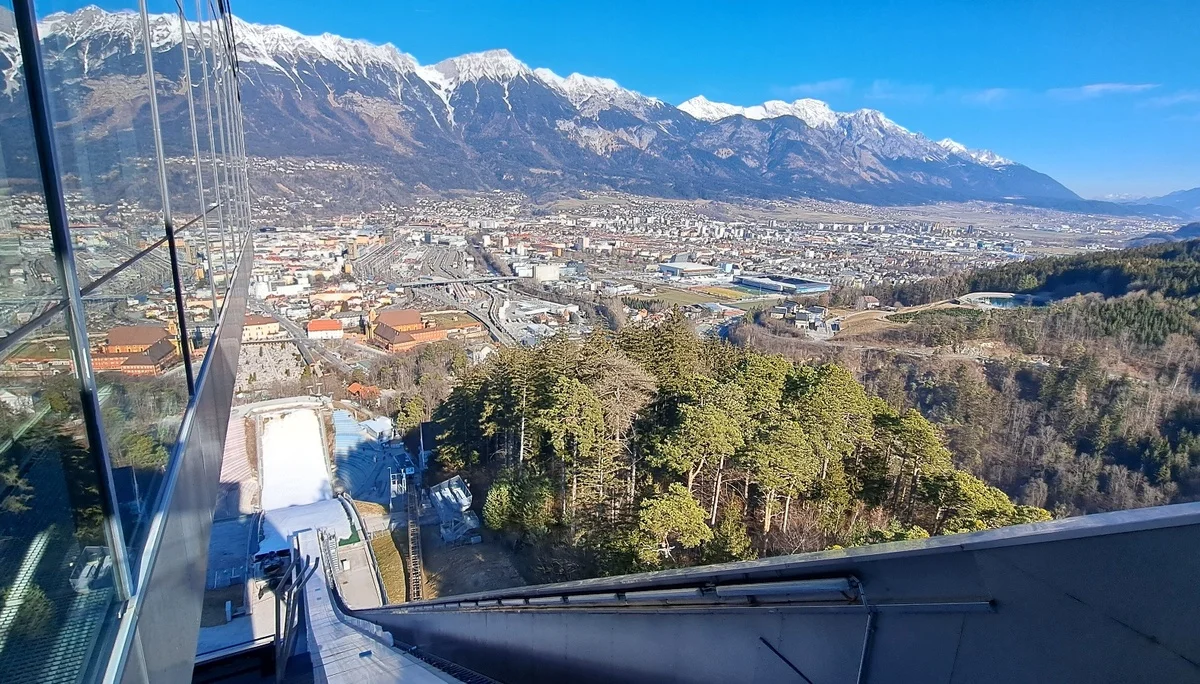 Blick vom Absprungbrett auf Innsbruck | © privat