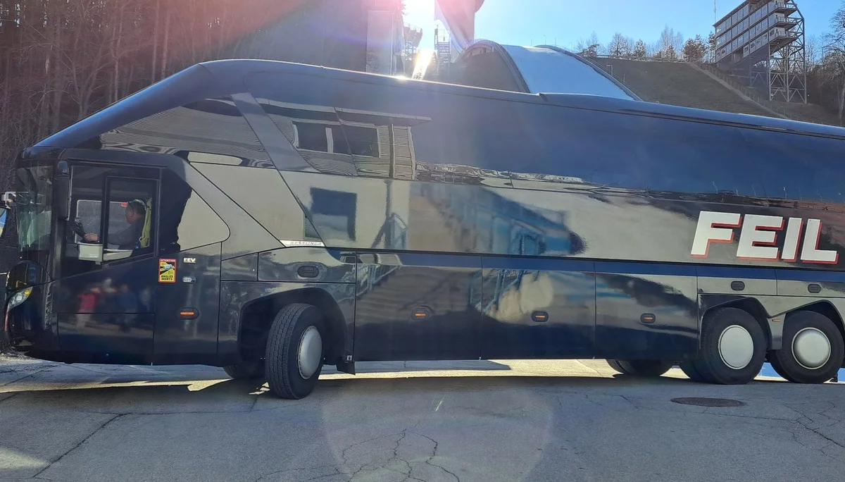 Busmanöver Eingang Stadion | © privat