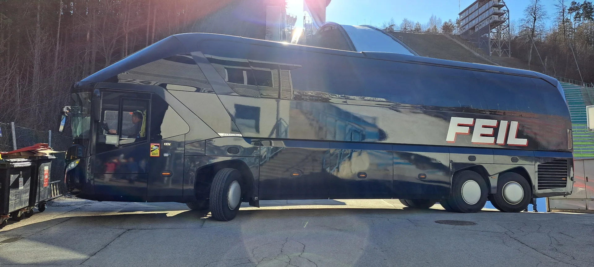 Busmanöver Eingang Stadion | © privat