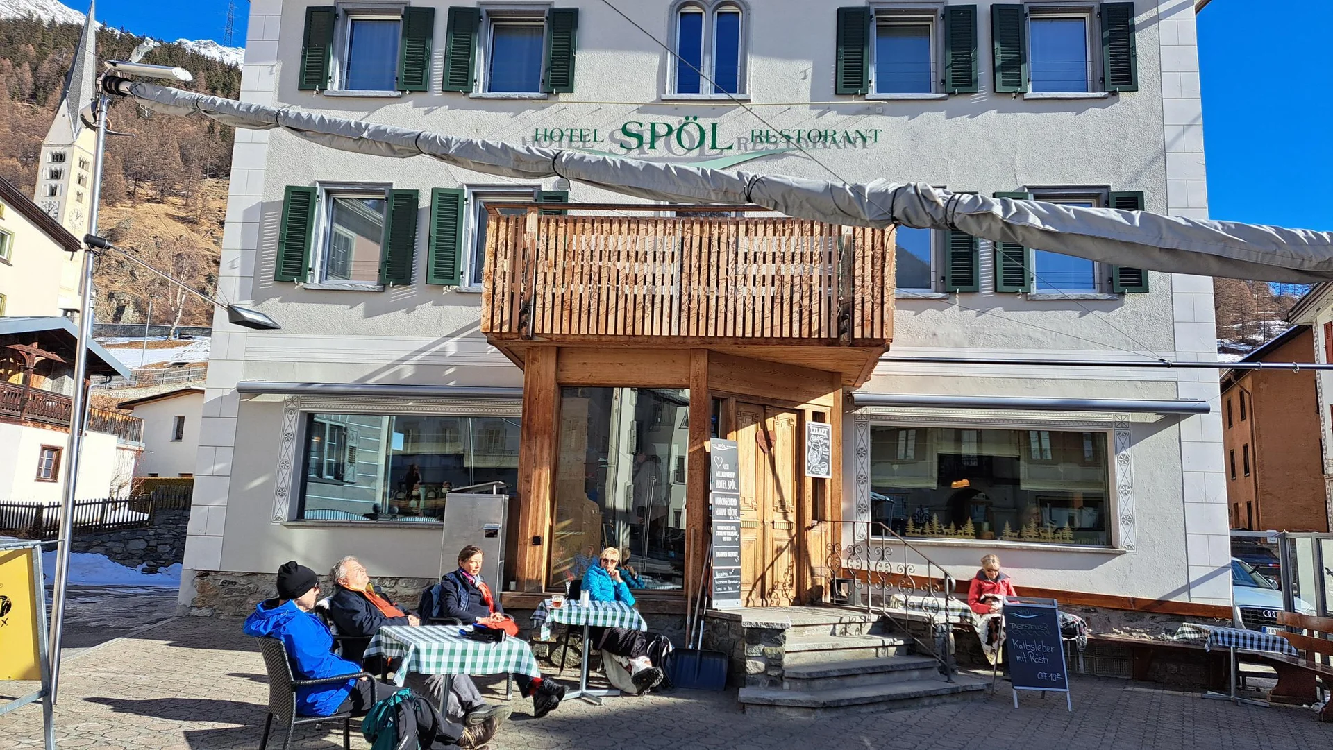 Sonnenplatz am Hotel | © privat
