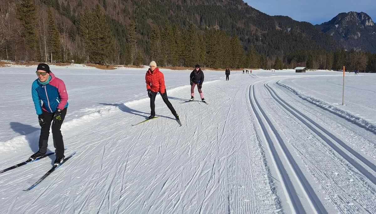 Übung Schlittschuhschritt Skating Grundkurs | © privat