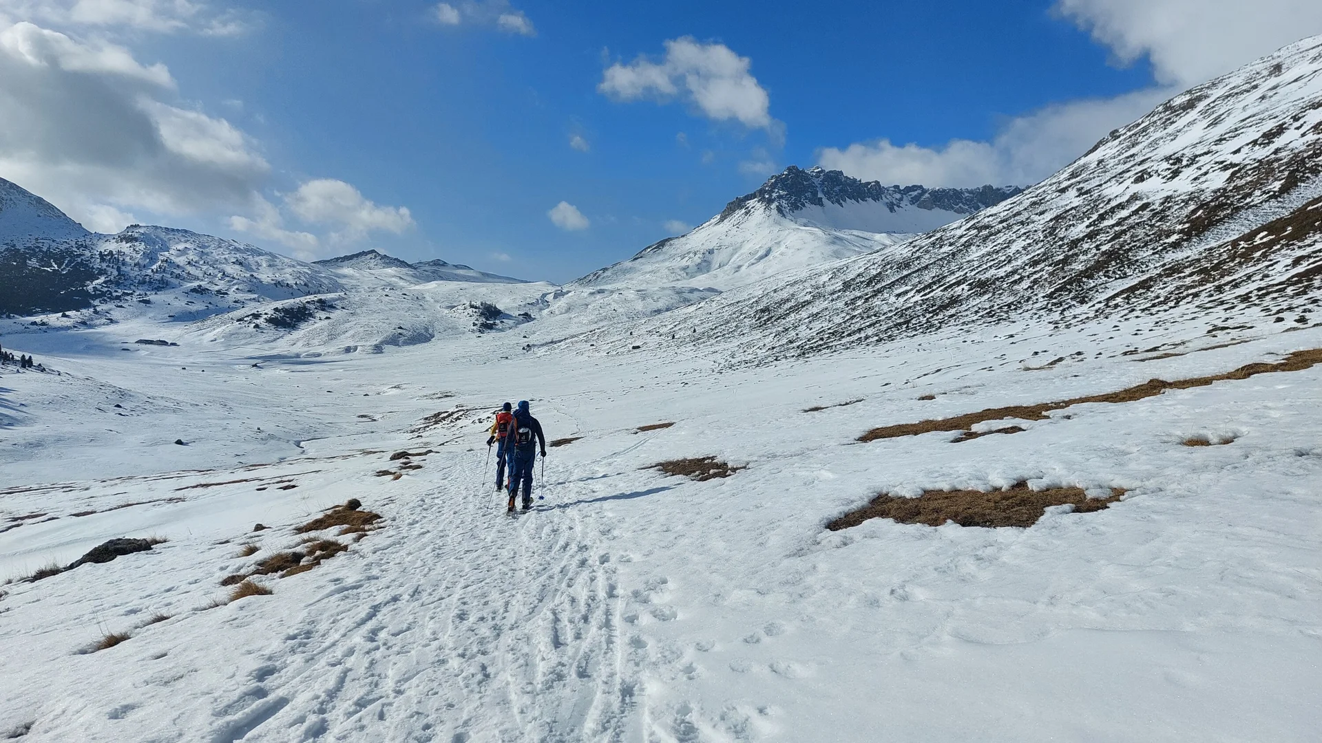 Aufstieg zum Piz Vallatscha 3030m auf der Alp Praditschöl | © Christoph Rotter