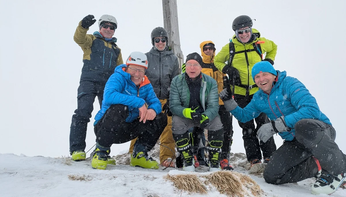 obligatorisches Gipfelfoto auf 2054m | © privat