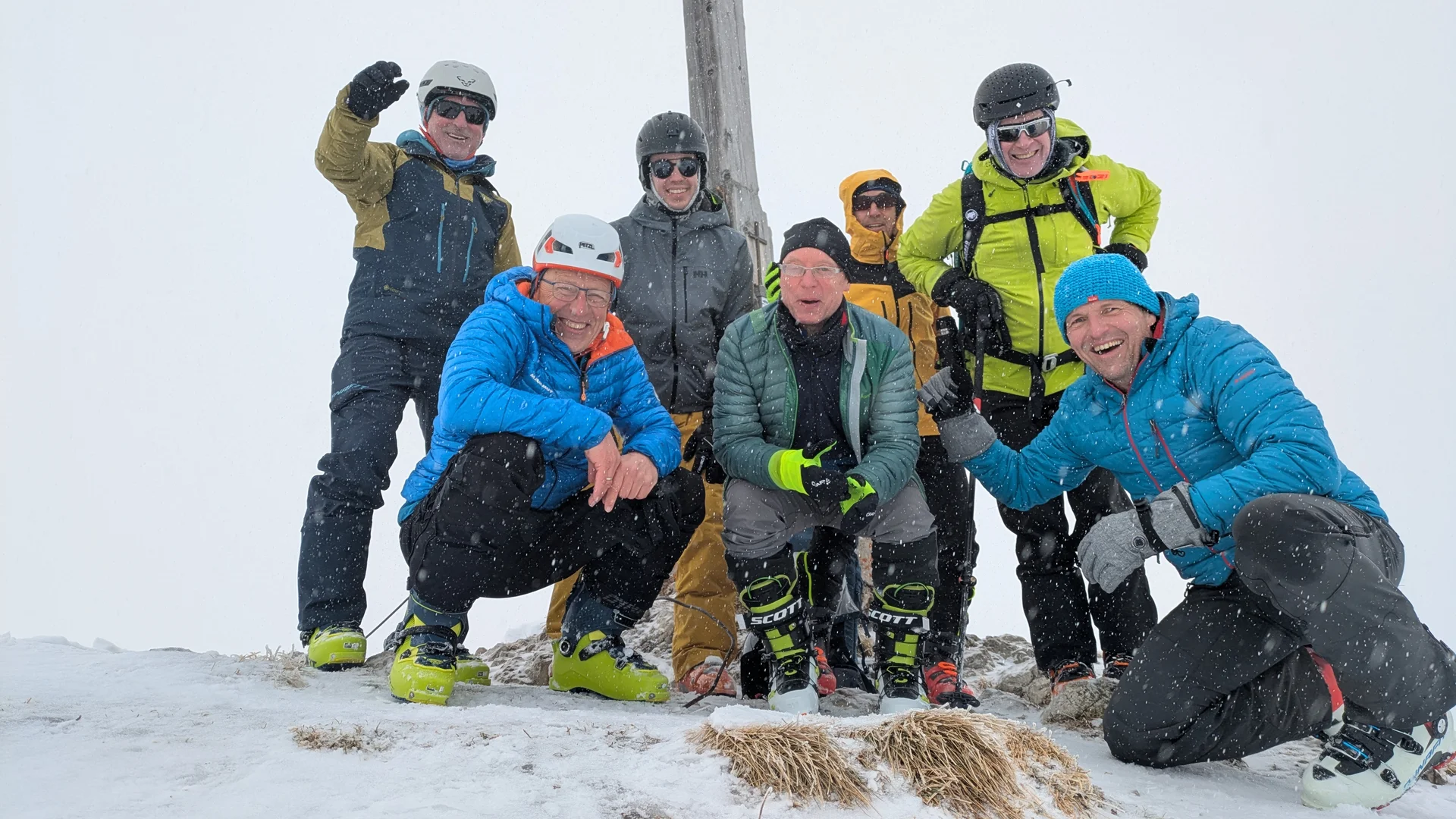 obligatorisches Gipfelfoto auf 2054m | © privat