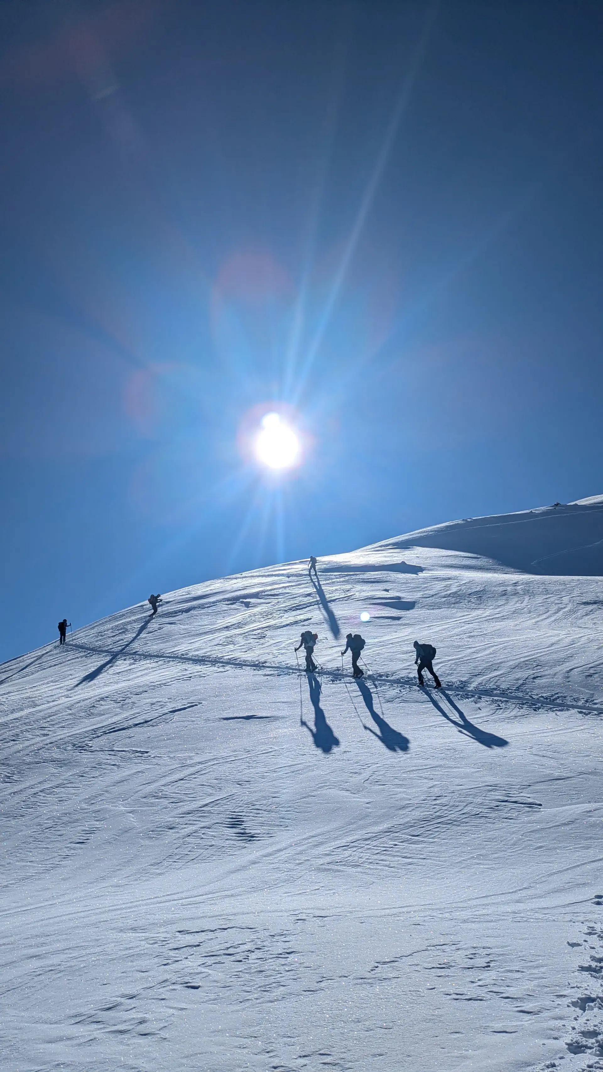 bei herrlichem blauen Himmel | © PeterW