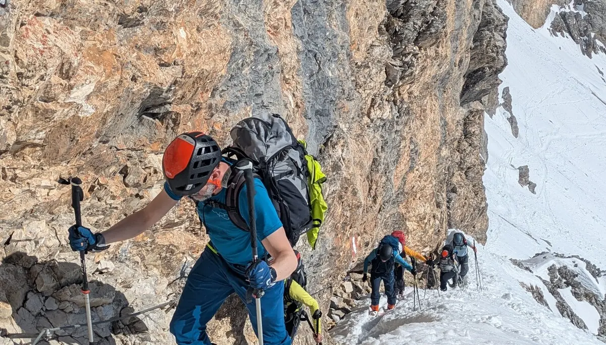 Aufstieg ohne Ski auf den großen Kinegat, 2.689m | © privat