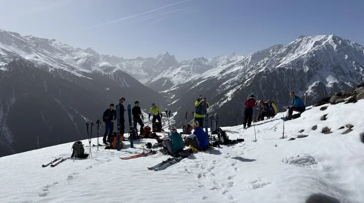 Hoch über Gries im Selltain mit Blick auf den Lüsener Fernerkogel | © privat