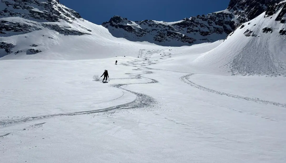 Nordseitig Pulver an der Sommerwand und am Restschneefeld des Gleirschferners | © privat