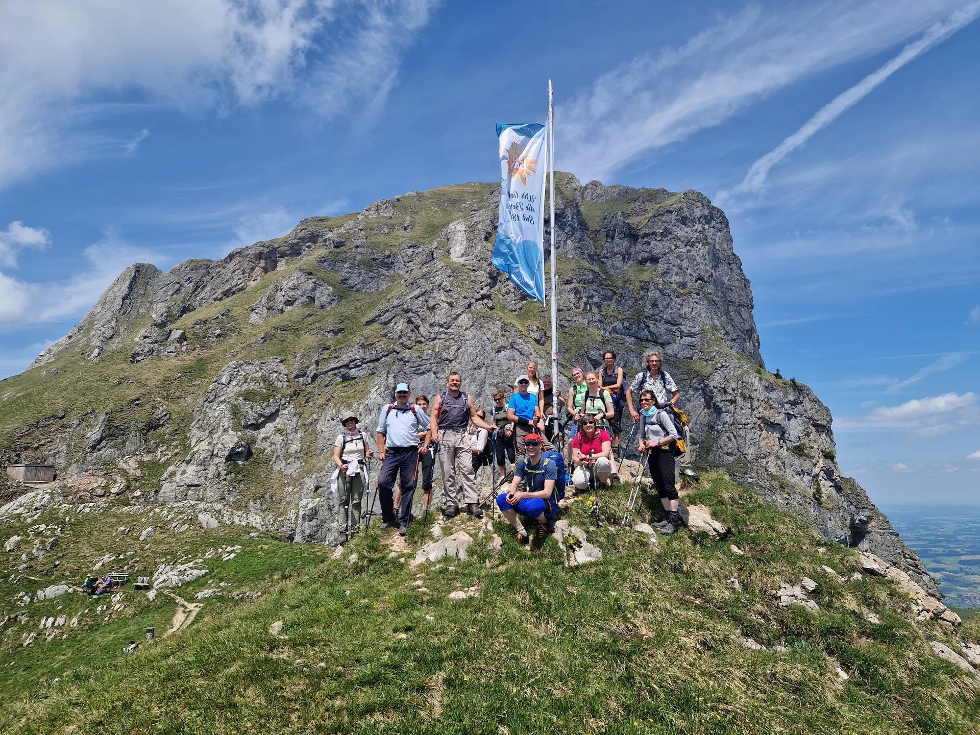 Die Gruppe steht bei der Bad Kissinger Hütte. | © DAV Augsburg Unterwegsgruppe Özlem