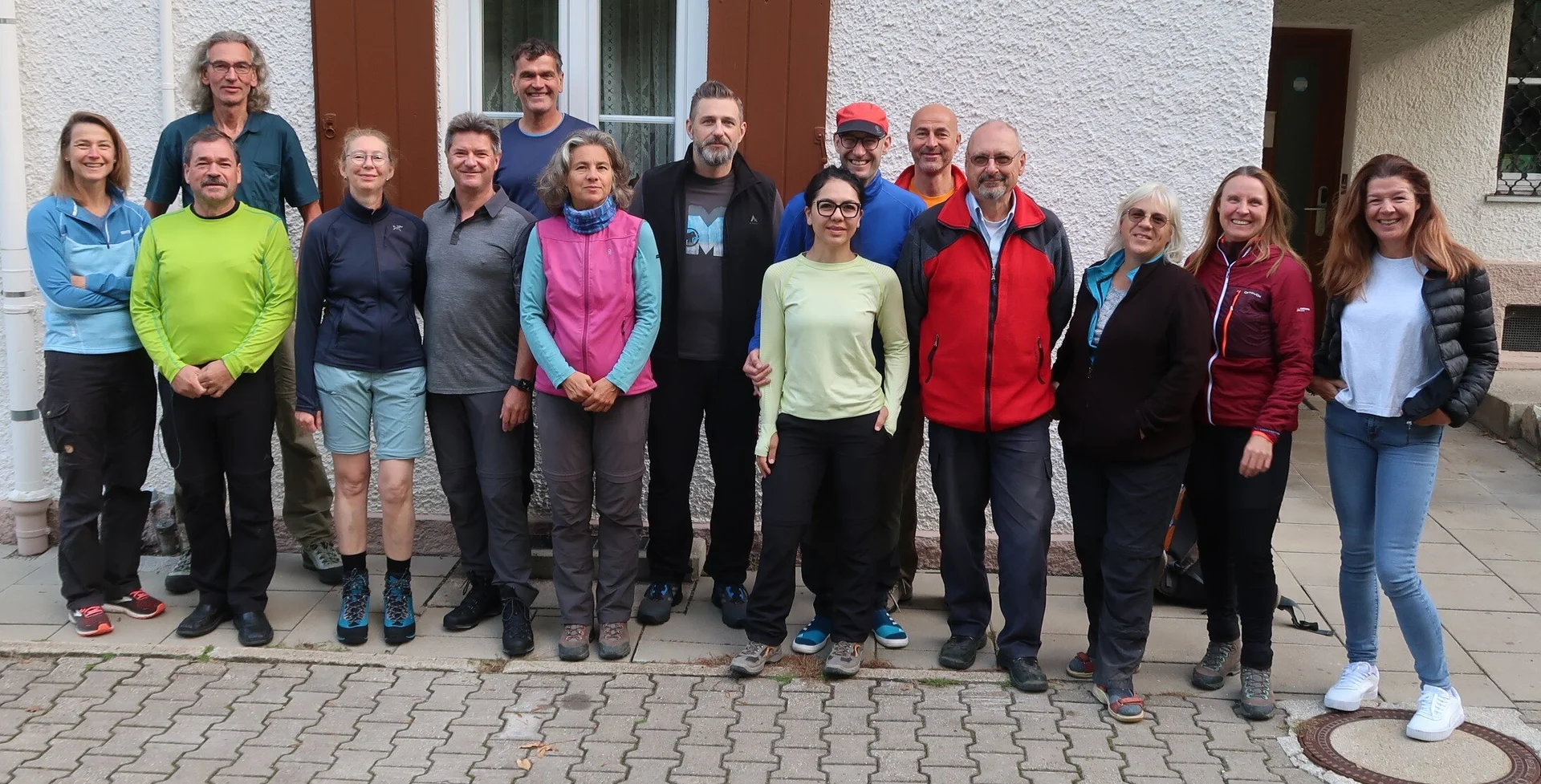 Es sind alle Teilnehmer des Unterjoch-Wochenendes zu sehen. | © DAV Augsburg Unterwegsgruppe Nani