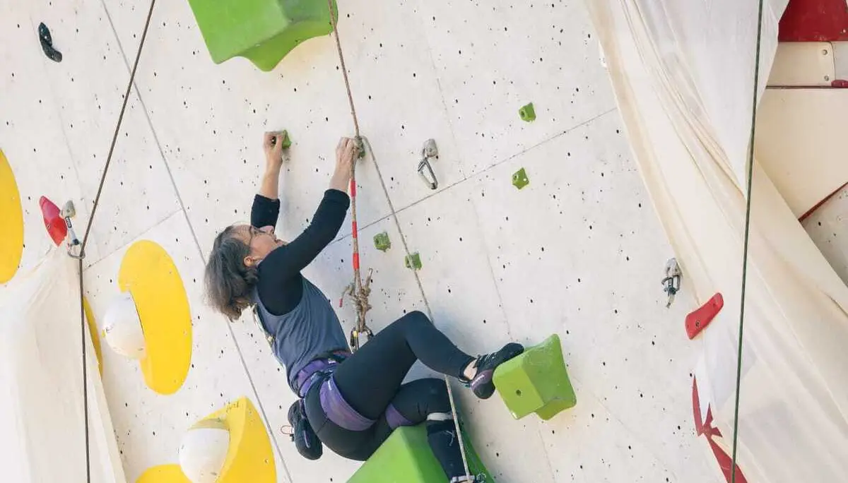 Kletterin an der Wand | © DAV/ Xaver Quintus