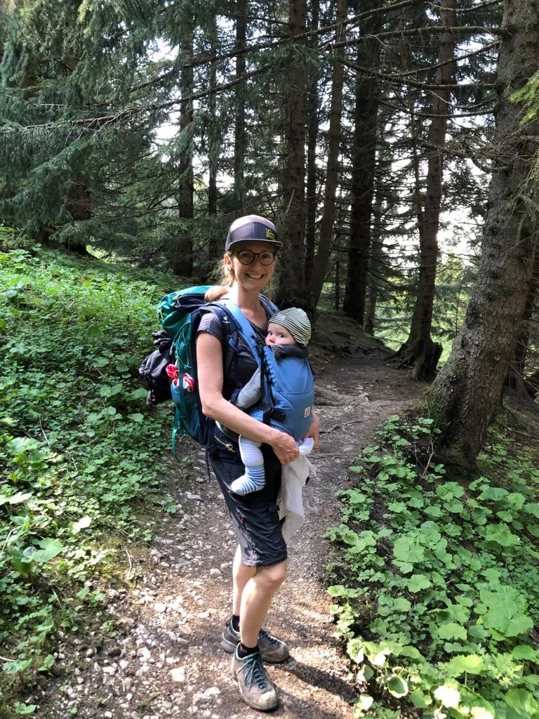 Baby-Wanderung im Allgäu / im Wald | © Laura Jantz-Klinkner
