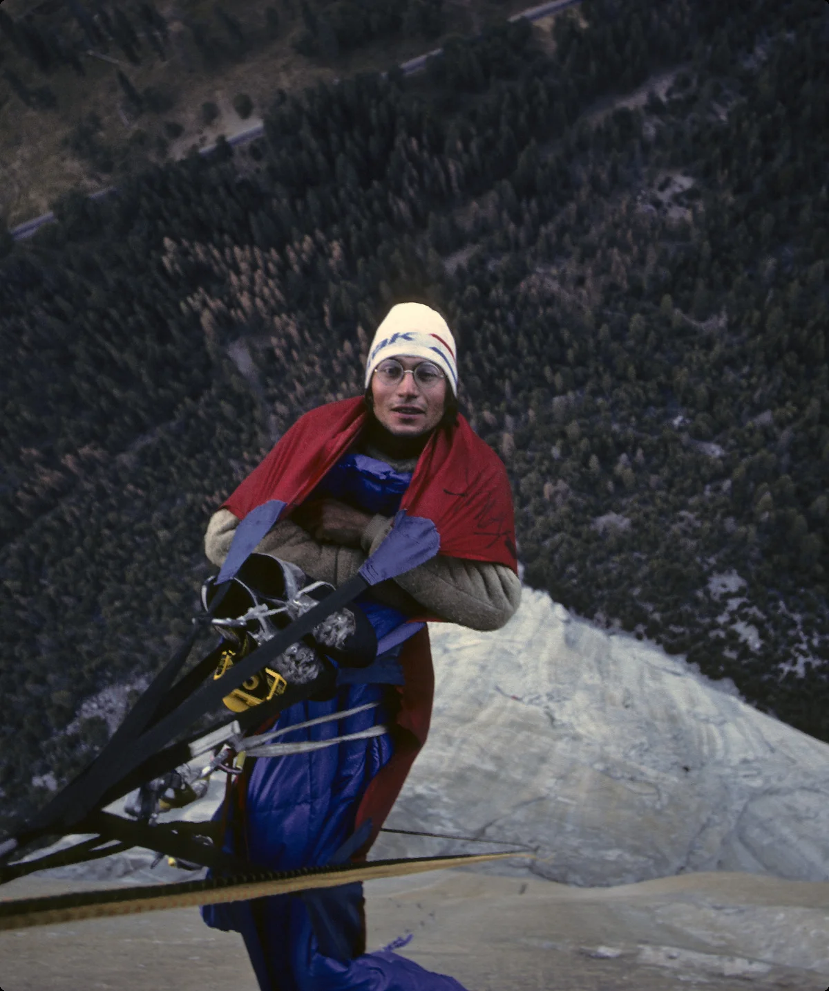 Reinhard Karl im Portaledge. | © Harald Weiß